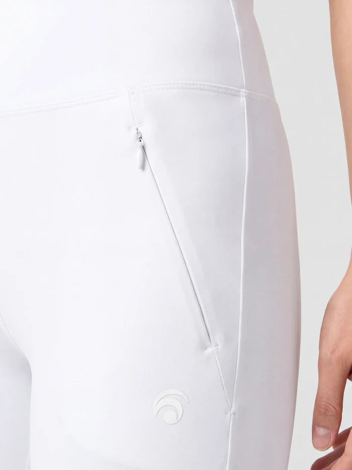 | Crystal White