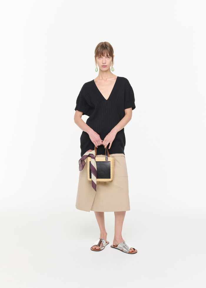 V-NECK-RIBBED-KNIT